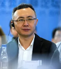 王长田：光线之外