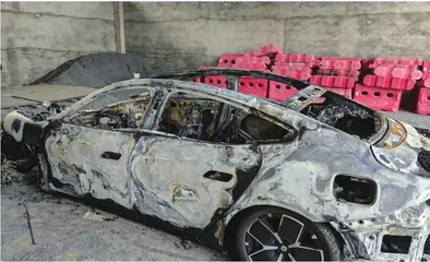 火光中的小米SU7，谁迷失了方向盘？