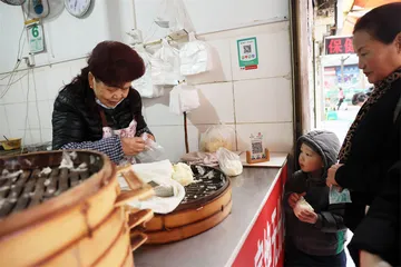段记破酥包：一家人，一家店