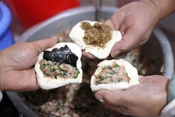 段记破酥包：一家人，一家店1