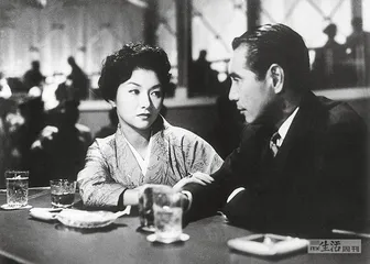《女人步上楼梯时》：一位传统女性的被动成长1