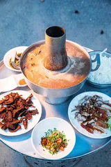 金塔之下，老王与酸角鸡1