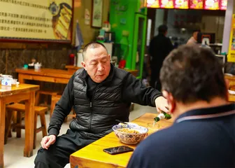 周老六锅盔牙子：咸阳版“肉夹馍”4