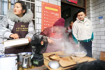 走，去村里吃碗馄饨1