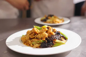 小城大店里的情义1