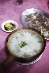 “去食夜粥啰！”2