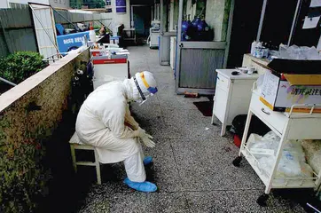 医生邓子德：每一名医生都在走钢丝2