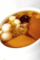 桂圆银耳红枣莲子汤