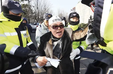 安倍的“短跑”与中美的“长跑”