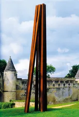 中世纪古堡里的当代艺术展