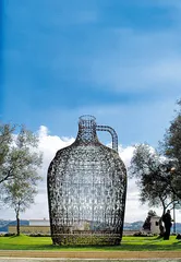 中世纪古堡里的当代艺术展6