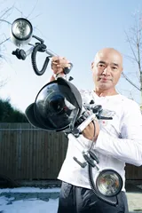 潜入海洋的深处