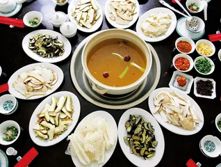 ​13层味道的野生菌火锅