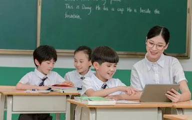 向“智”而行，构建基础教育新生态