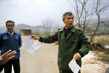 ​衡阳“校车”坠河事件：孩子上学的交通问题