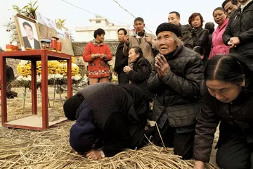 ​律师与钱云会事件：被盘剥的村庄